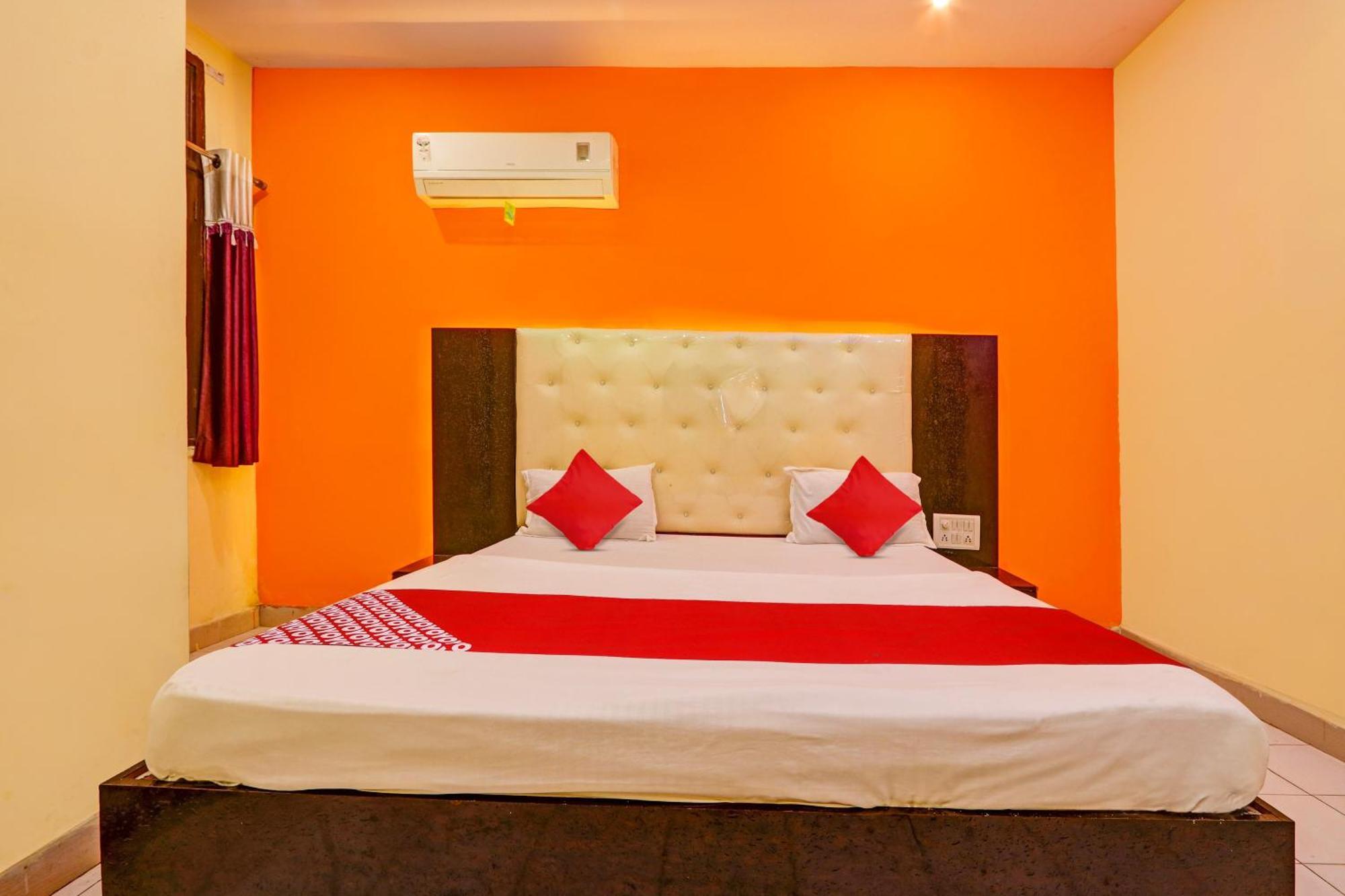 Oyo Flagship Hotel Samruddhi Lodge Nirmal  Exterior photo