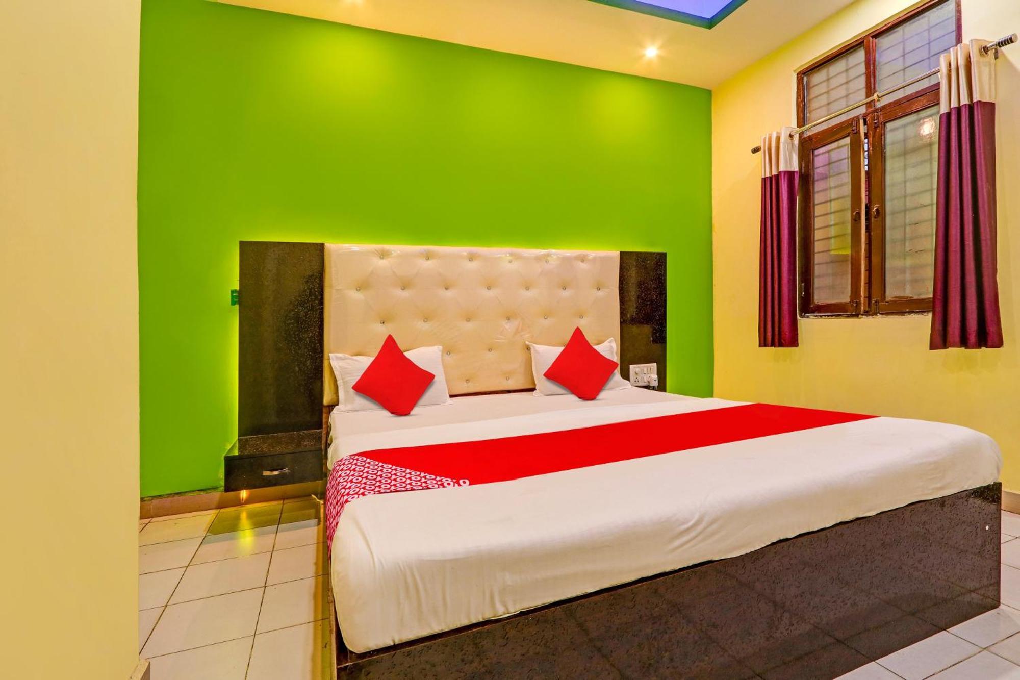 Oyo Flagship Hotel Samruddhi Lodge Nirmal  Exterior photo